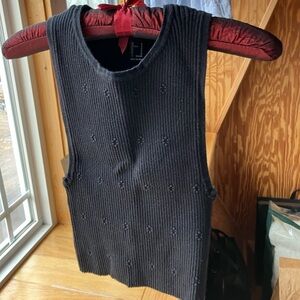 Forever 21 Woman’s M, ribbed, floral motifs, black top, like New, ready to ship.